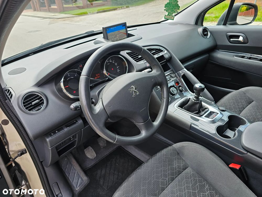 Peugeot 3008 1.6 BlueHDi Style S&S - 32