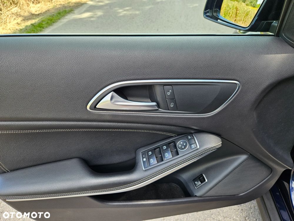 Mercedes-Benz GLA 250 7G-DCT Activity Edition - 20