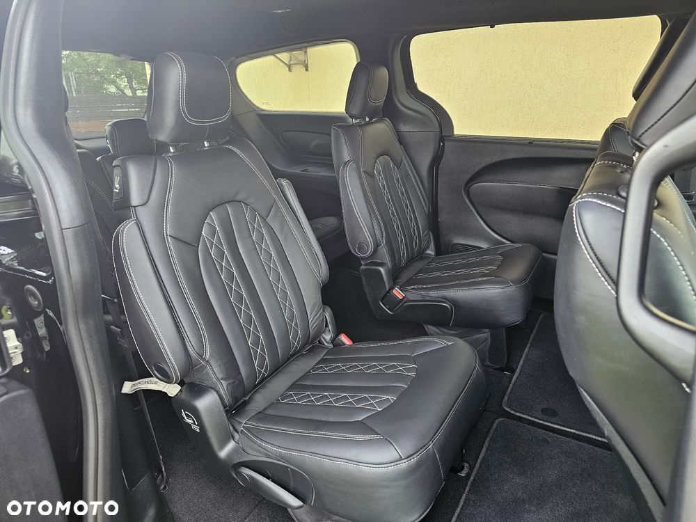Chrysler Pacifica - 24