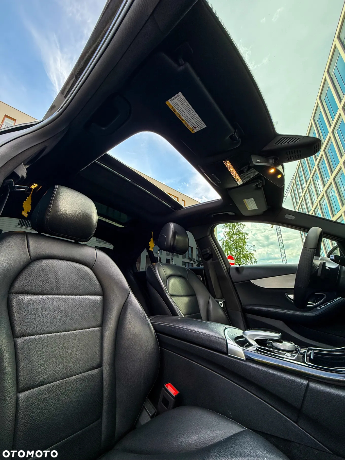 Mercedes-Benz Klasa C 300 4Matic 9G-TRONIC AMG Line - 24