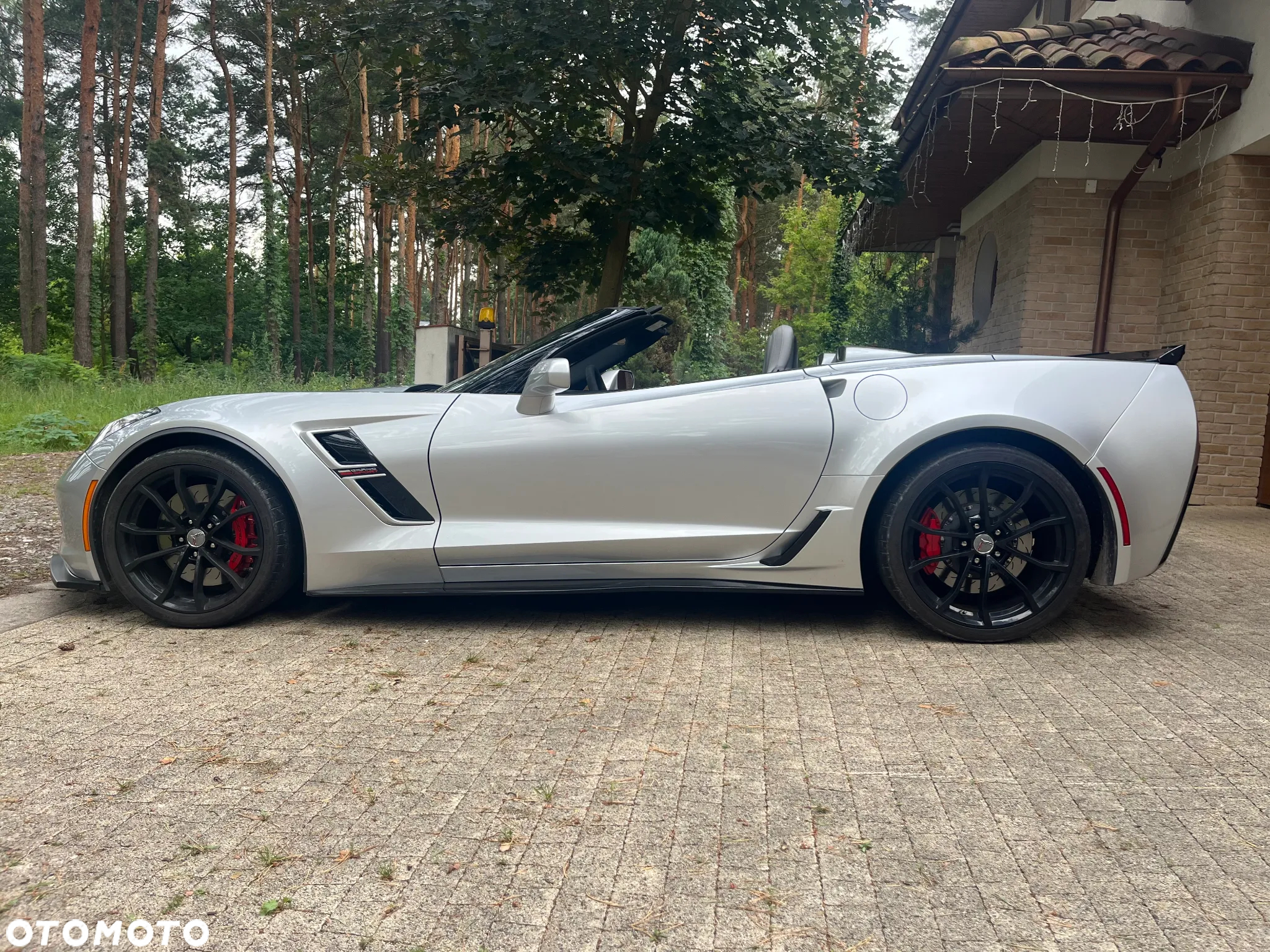 Chevrolet Corvette - 3