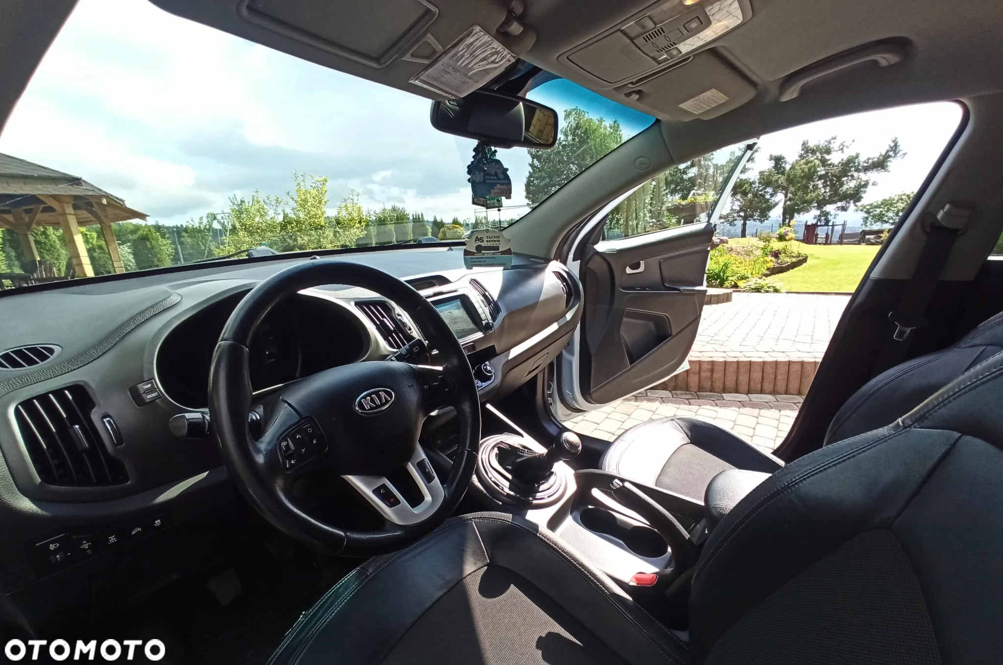 Kia Sportage 2.0 L - 11