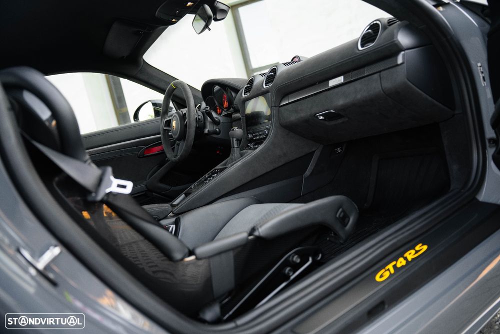 Porsche 718 Cayman GT4 RS - 37