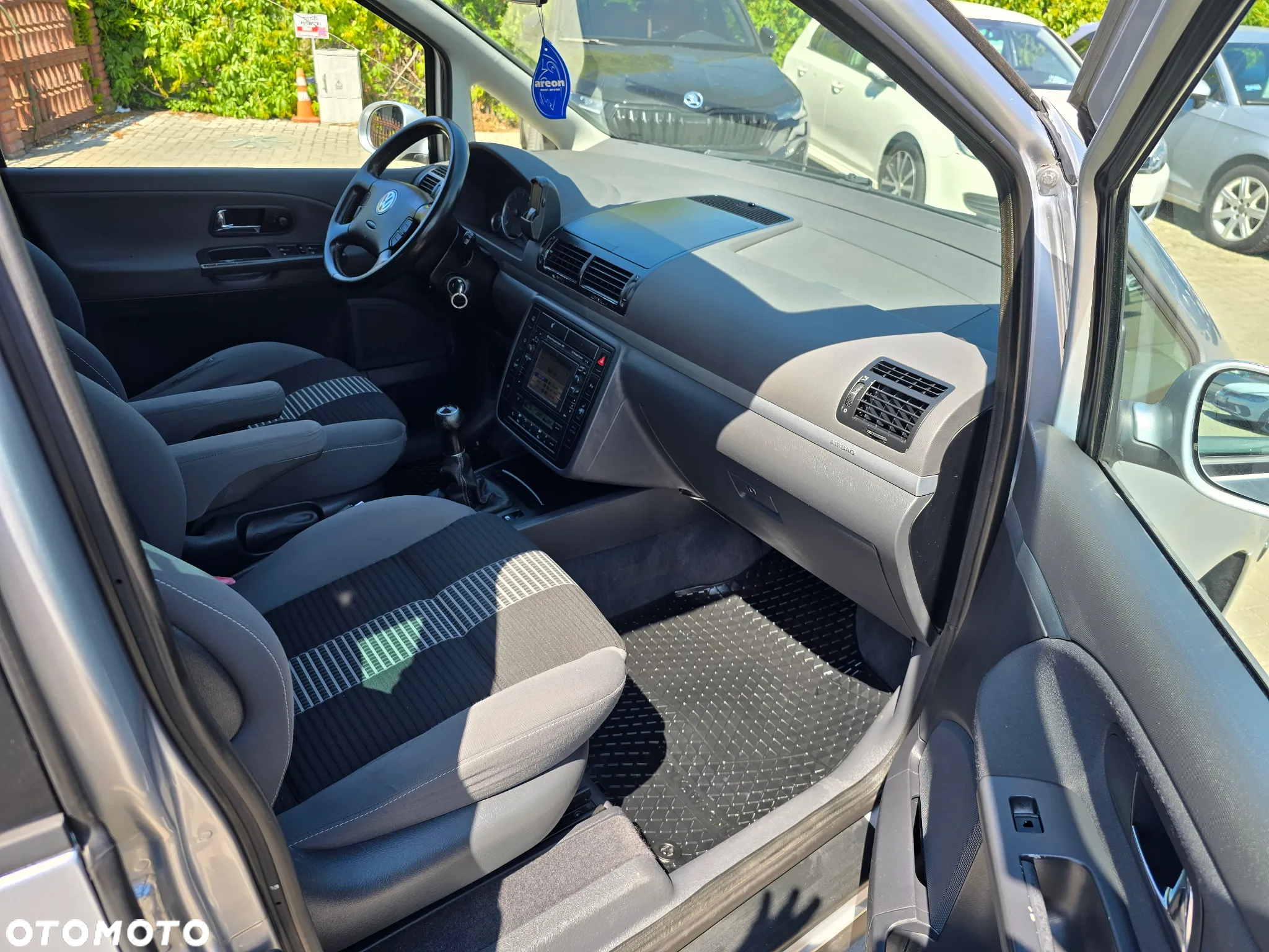 Volkswagen Sharan - 11