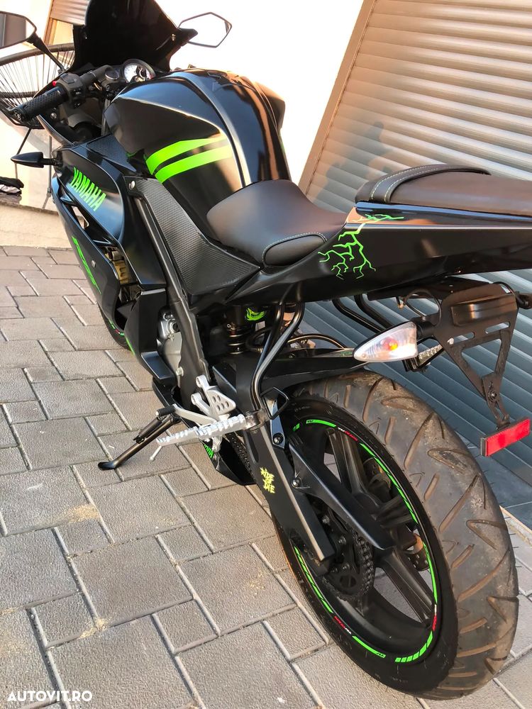 Yamaha YZF-R125 - 4