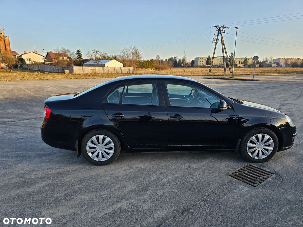 Volkswagen Jetta 1.9 TDI Trendline - 1