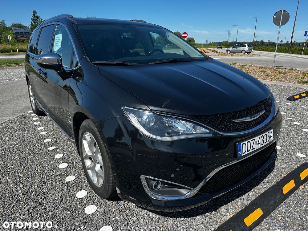 Chrysler Pacifica - 3