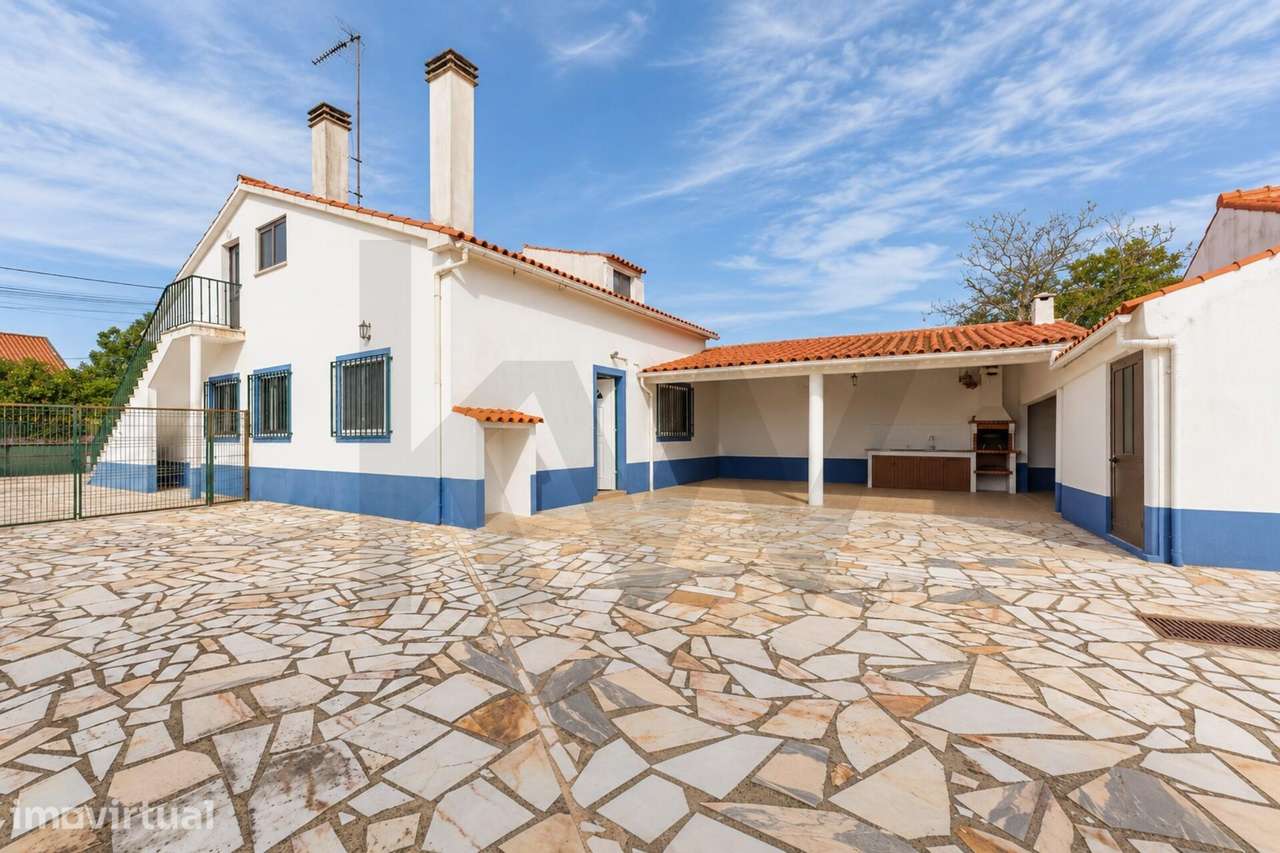Moradia T3 + T2, dois anexos e 2.000 m2 de terreno | Arrifana, Manique - Grande imagem: 2/41