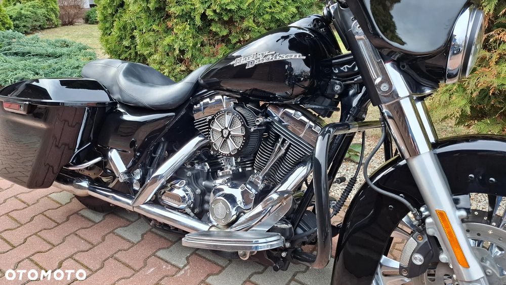 Harley-Davidson Touring Street Glide - 13