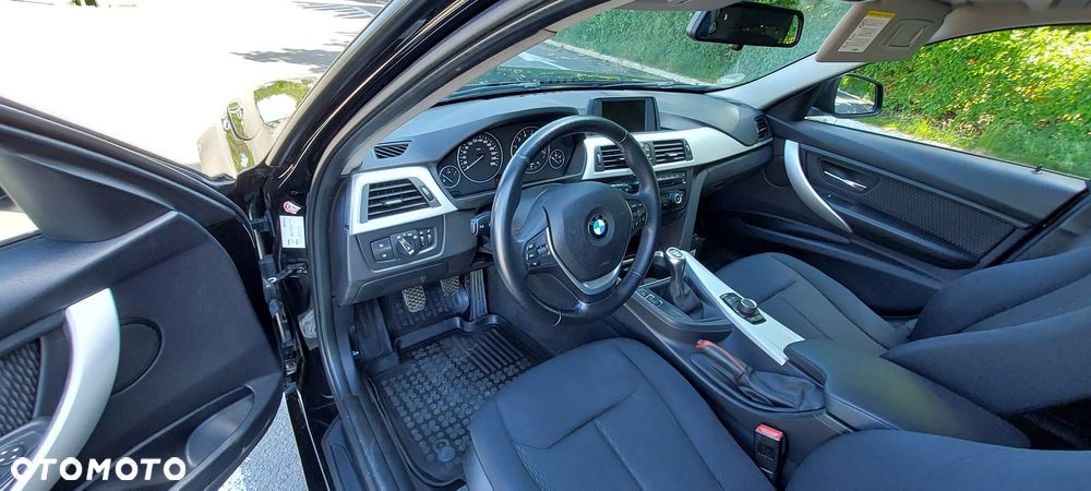 BMW Seria 3 320i - 20