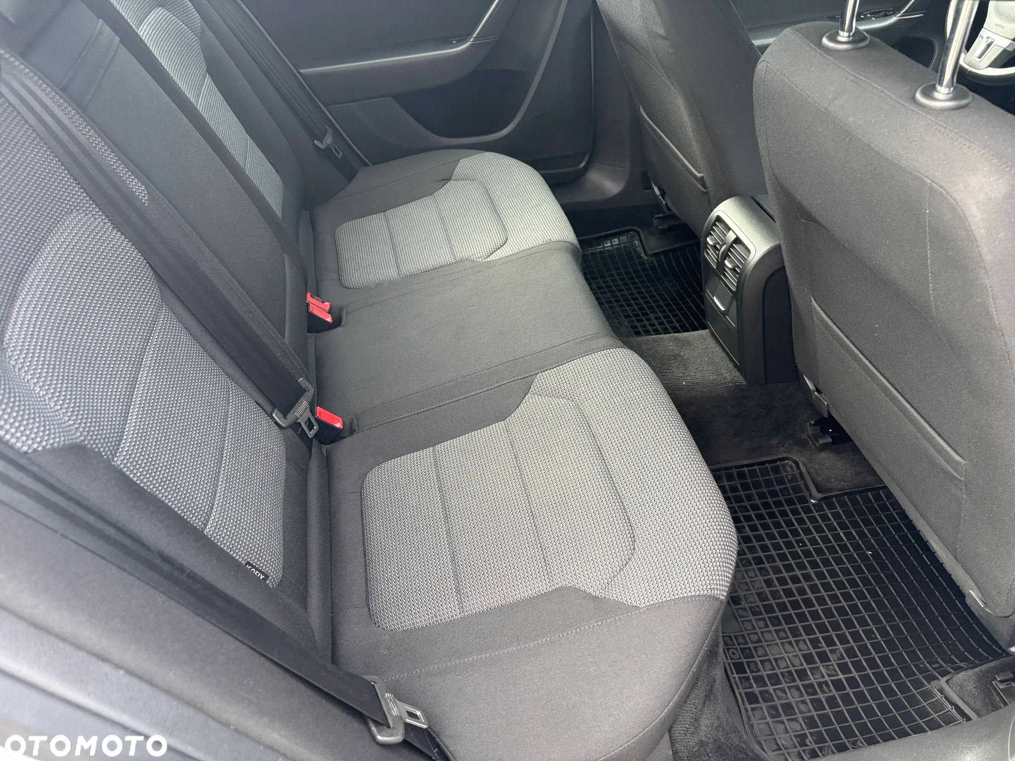 Volkswagen Passat 2.0 TDI DPF Comfortline - 17