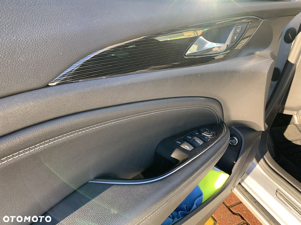 Opel Insignia Sports Tourer 2.0 Diesel Exclusive - 34