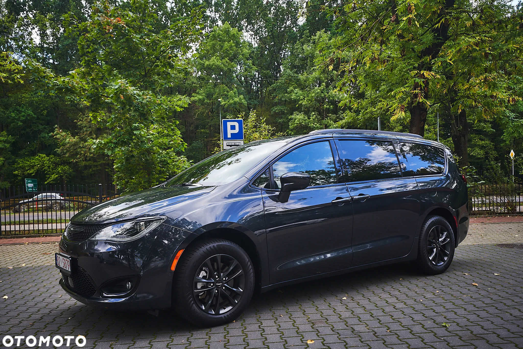 Chrysler Pacifica - 40