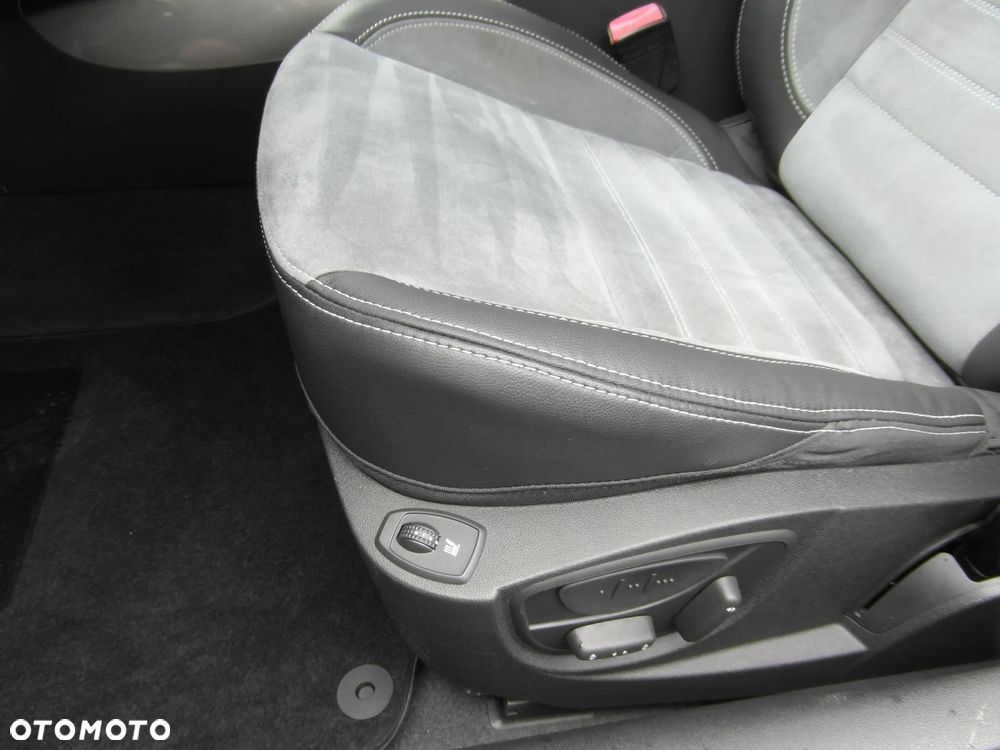 Renault Laguna ENERGY dCi 175 FAP Start & Stop GT - 18