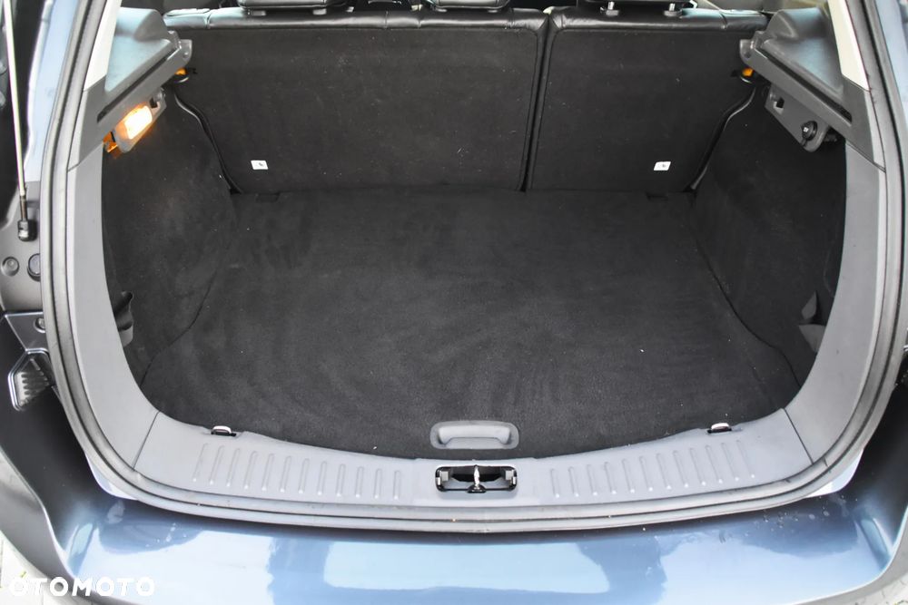 Ford Kuga 2.5 4x4 Titanium - 22