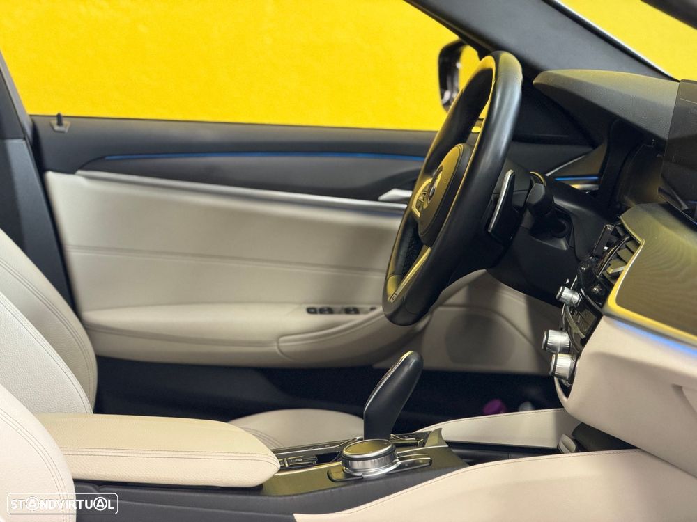BMW 530 e Pack 50 anos M - 3