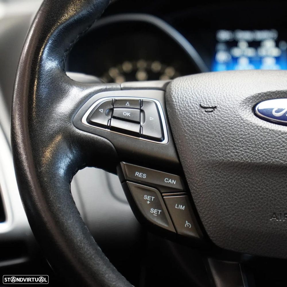 Ford Focus SW 1.0 EcoBoost Active - 23