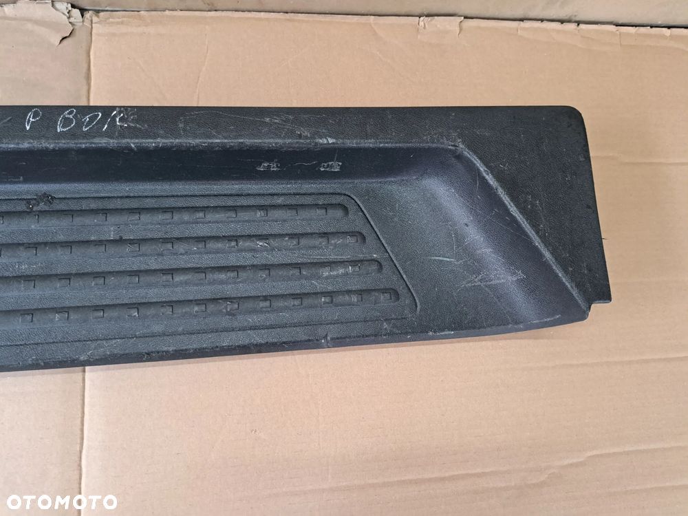 Volkswagen Transporter T5 stopień prawy boczny próg - 4