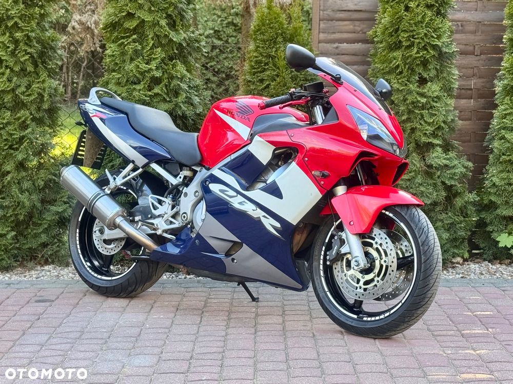 Honda CBR - 1