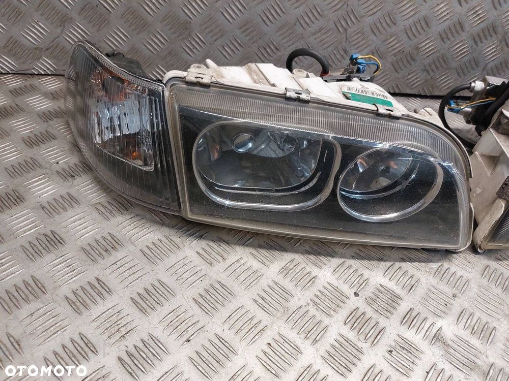LAMPA LEWY PRAWY XENON V40 I LIFT30899885 30899884 - 3