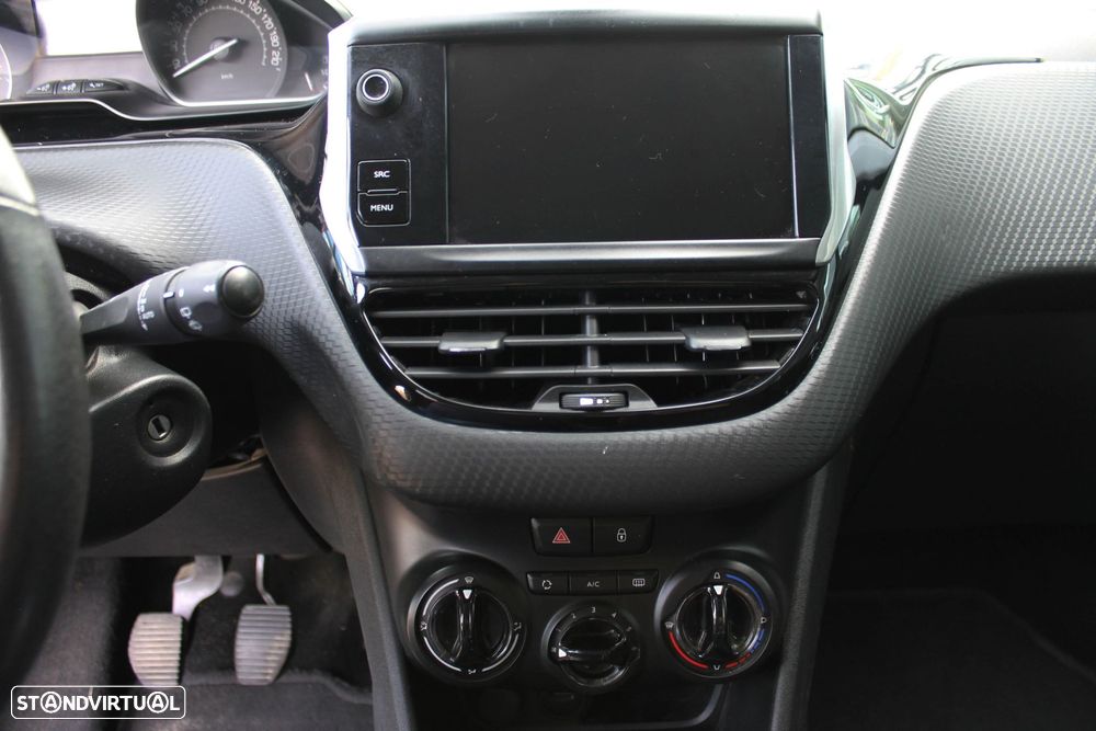 Peugeot 208 1.2 PureTech Signature - 14