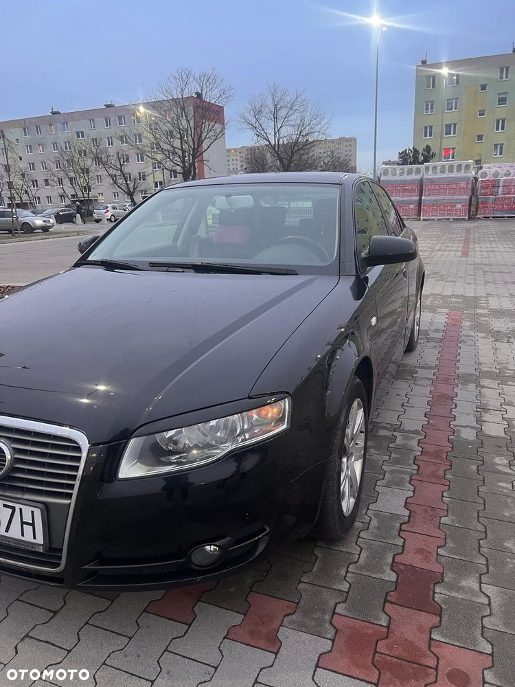 Audi A4 Limousine - 4