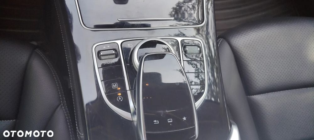 Mercedes-Benz GLC 250 d 4Matic 9G-TRONIC AMG Line - 21