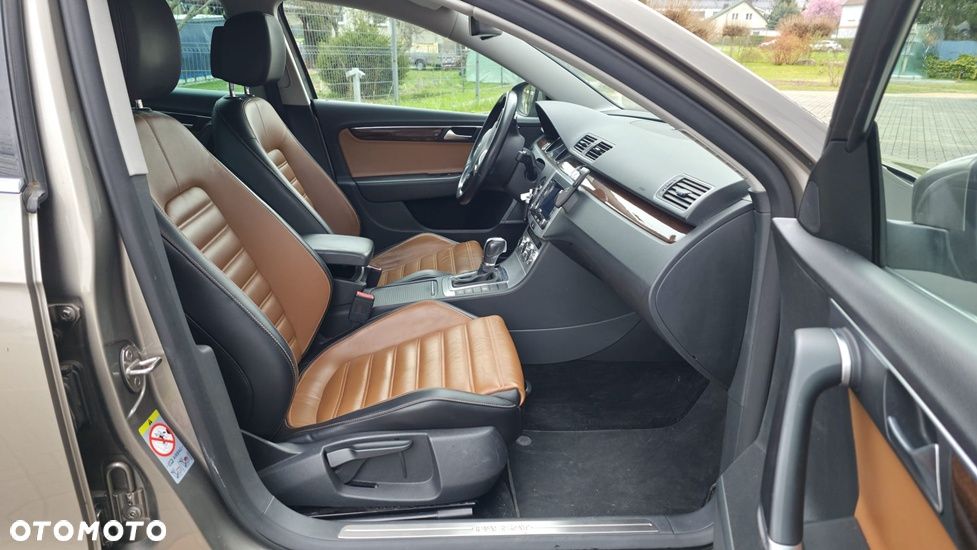 Volkswagen Passat - 12