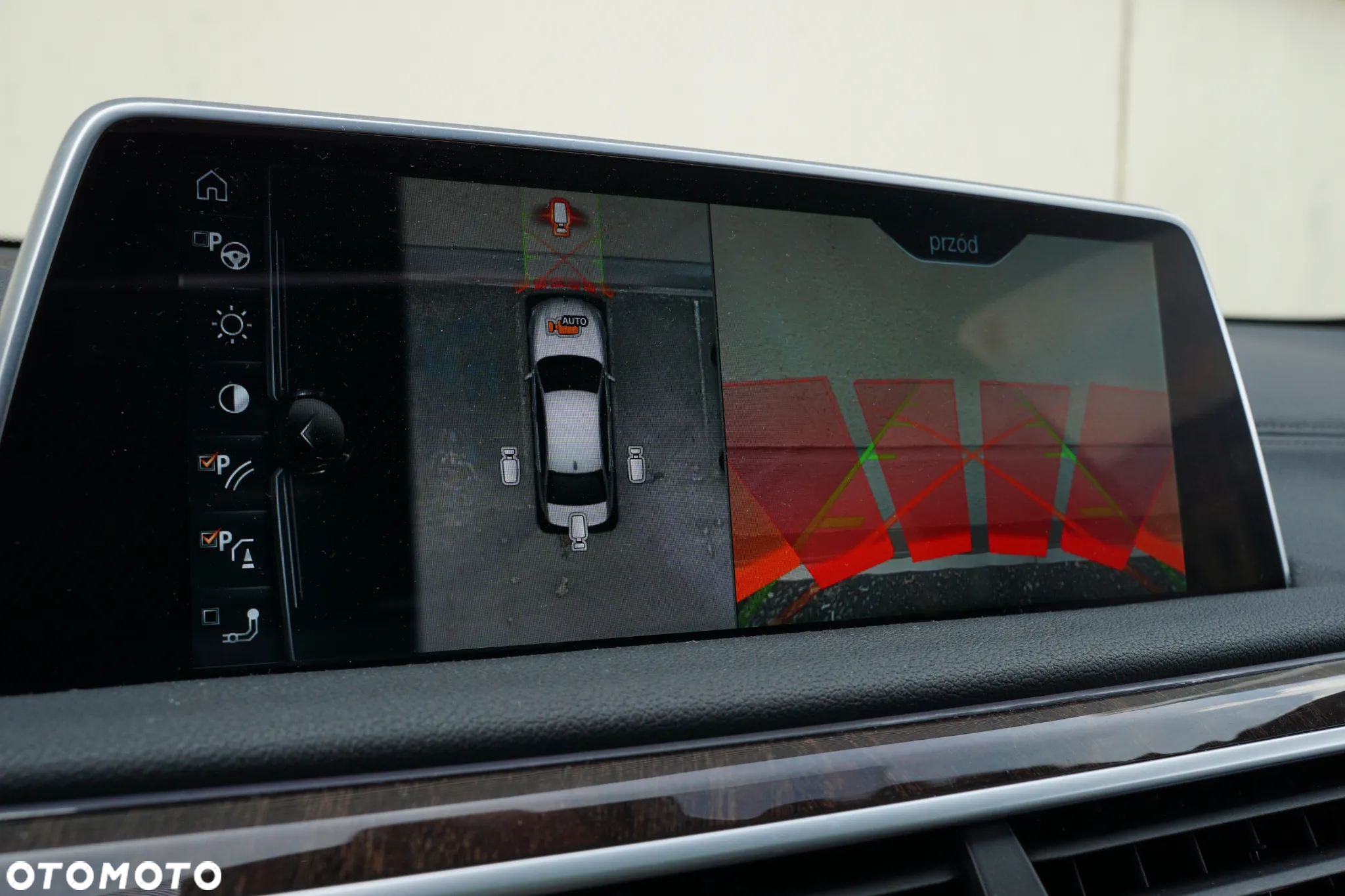 BMW Seria 7 750Li xDrive - 29