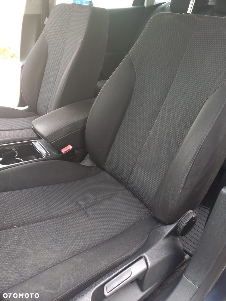 Volkswagen Passat - 28