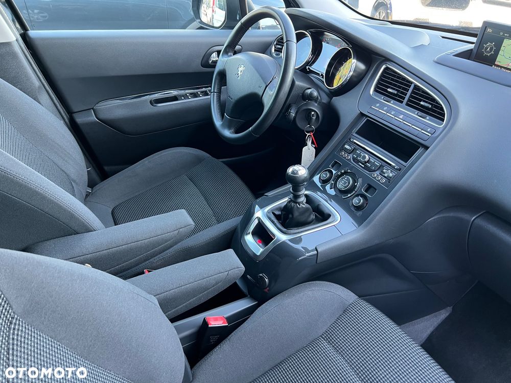 Peugeot 5008 1.2 PureTech Allure S&S - 25