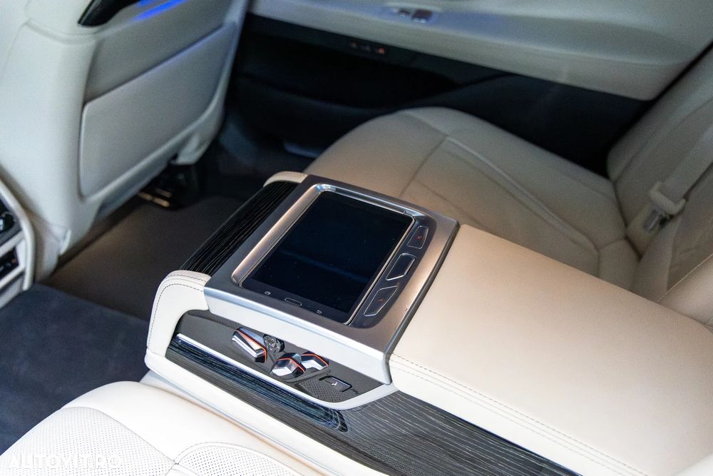 BMW Seria 7 745Le xDrive AT PHEV - 34