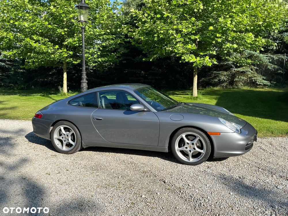 Porsche 911 Carrera - 9