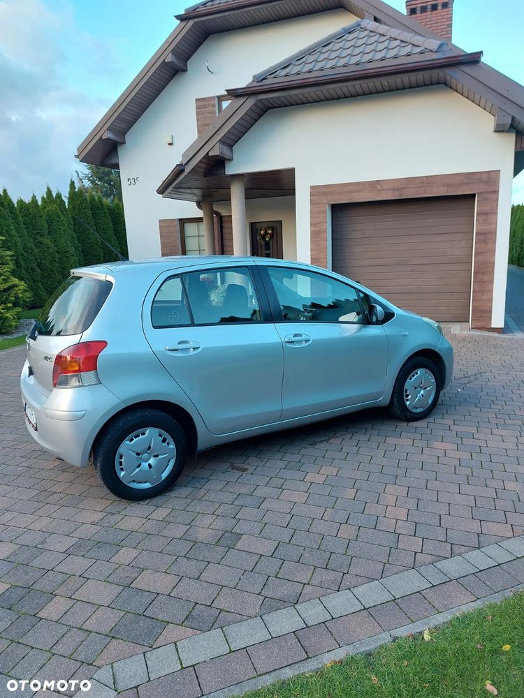 Toyota Yaris 1.0 Luna A/C - 2