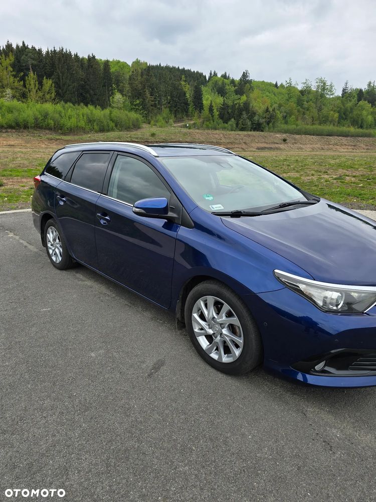 Toyota Auris 1.4 D-4D Comfort - 1