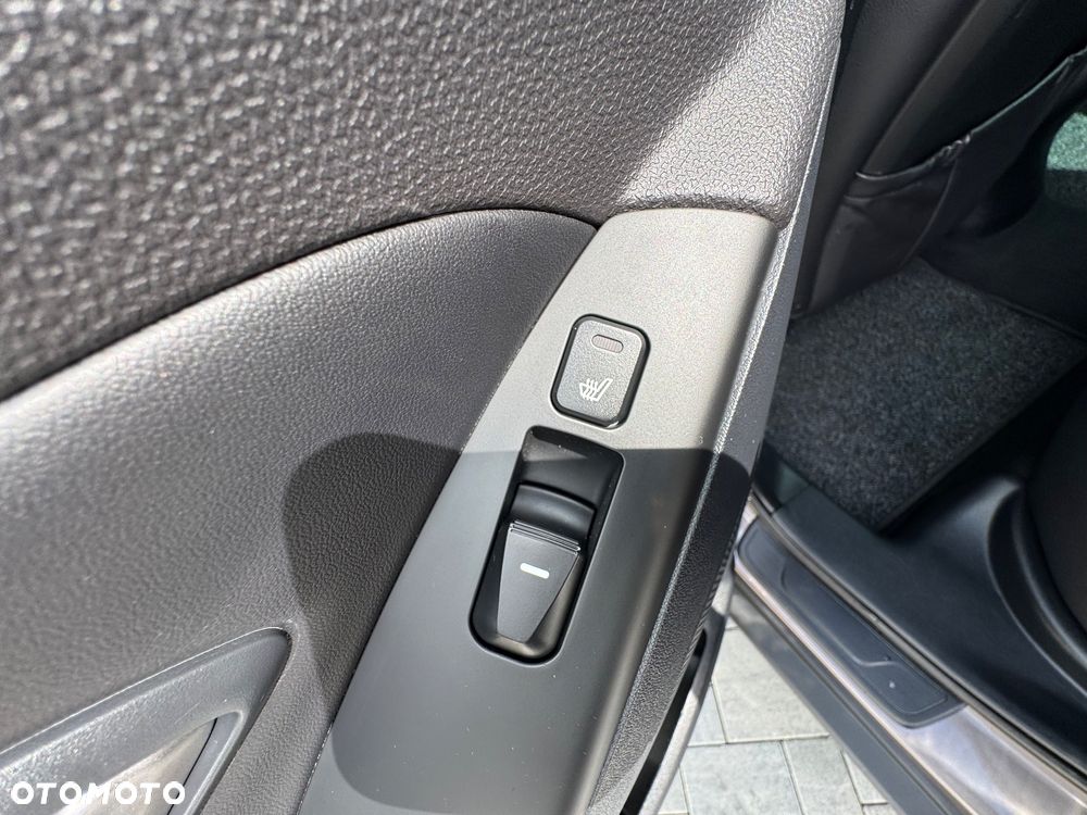 Hyundai ix35 1.6 2WD Fifa World Cup Edition - 24