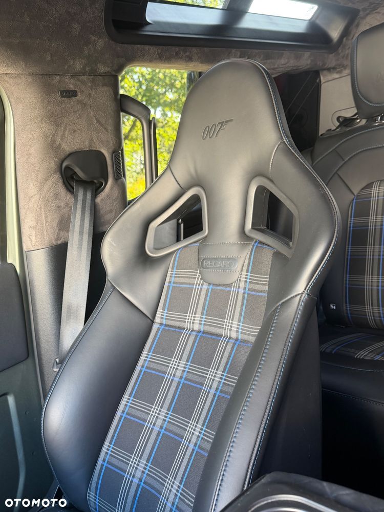 Land Rover Defender 3.0 D250 mHEV SE - 13