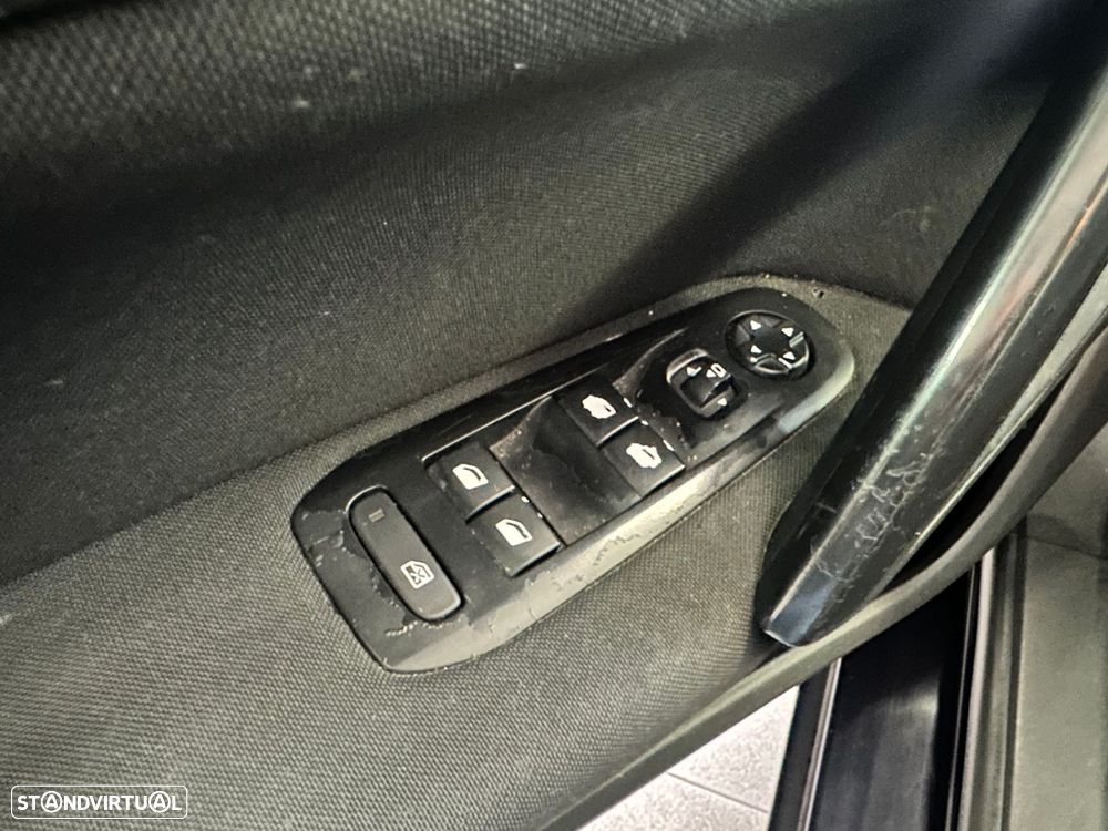 Peugeot 308 SW 1.6 BlueHDi Allure EAT6 - 15