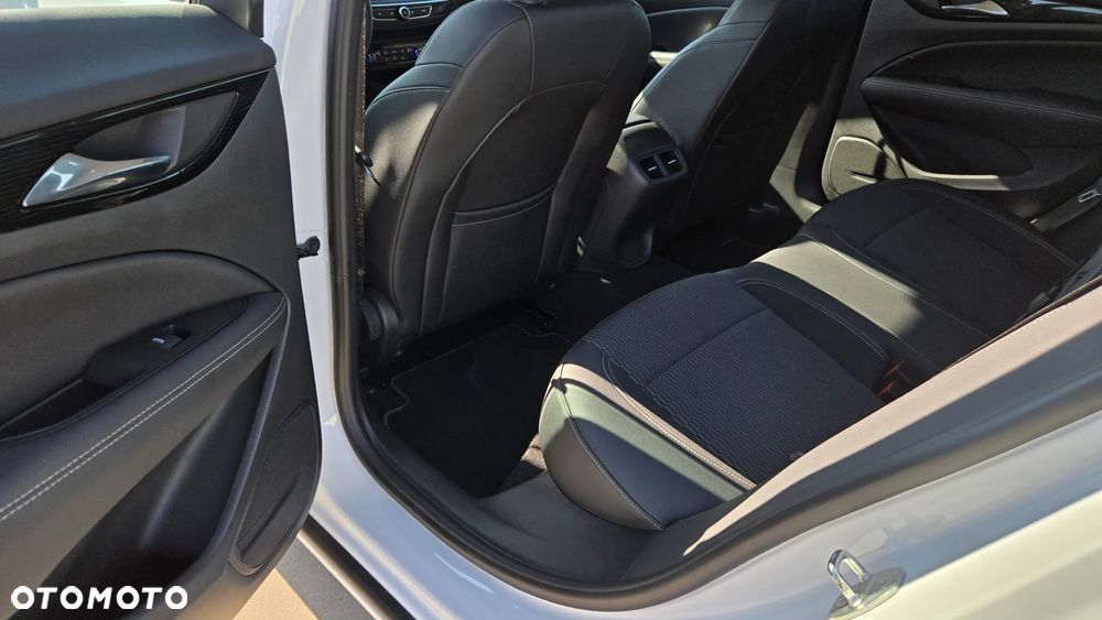 Opel Insignia 1.6 CDTI Innovation S&S - 17