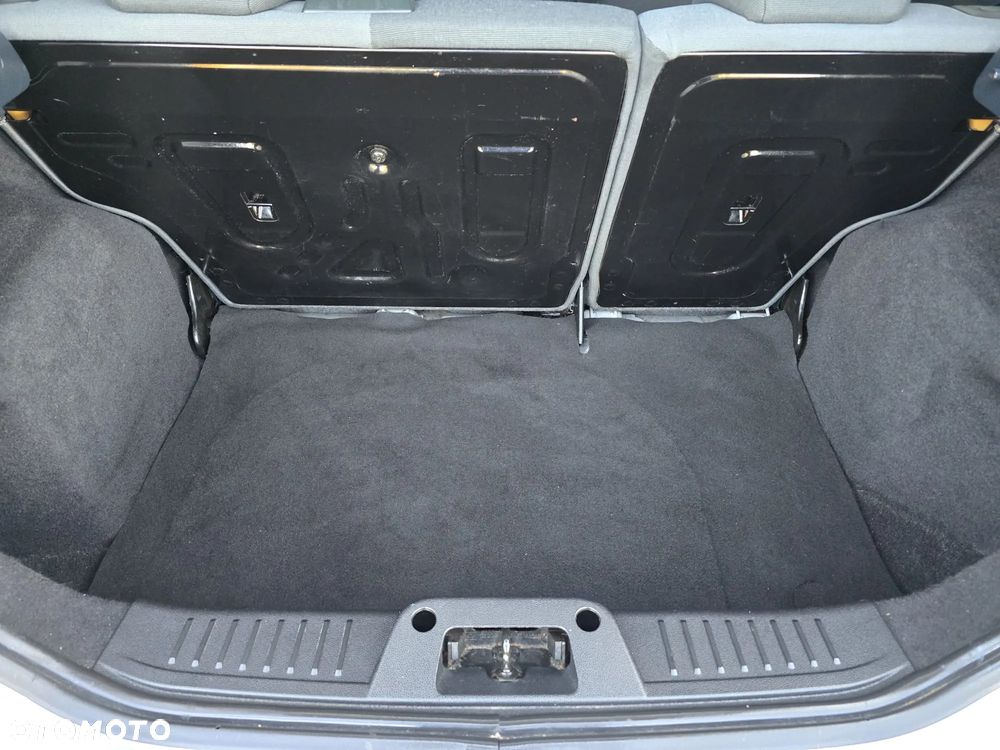 Ford Fiesta 1.25 Trend EU5 - 28