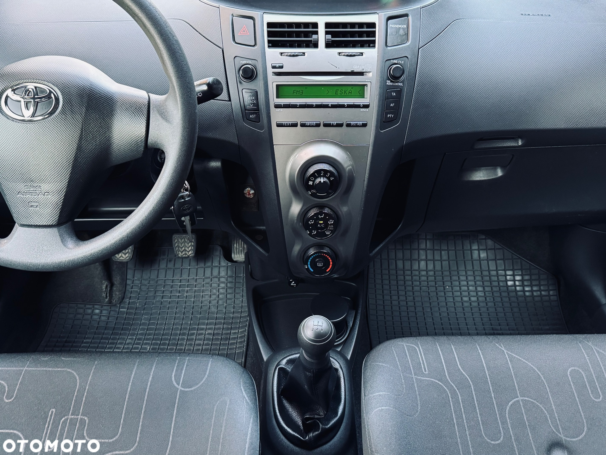 Toyota Yaris 1.0 Luna - 19
