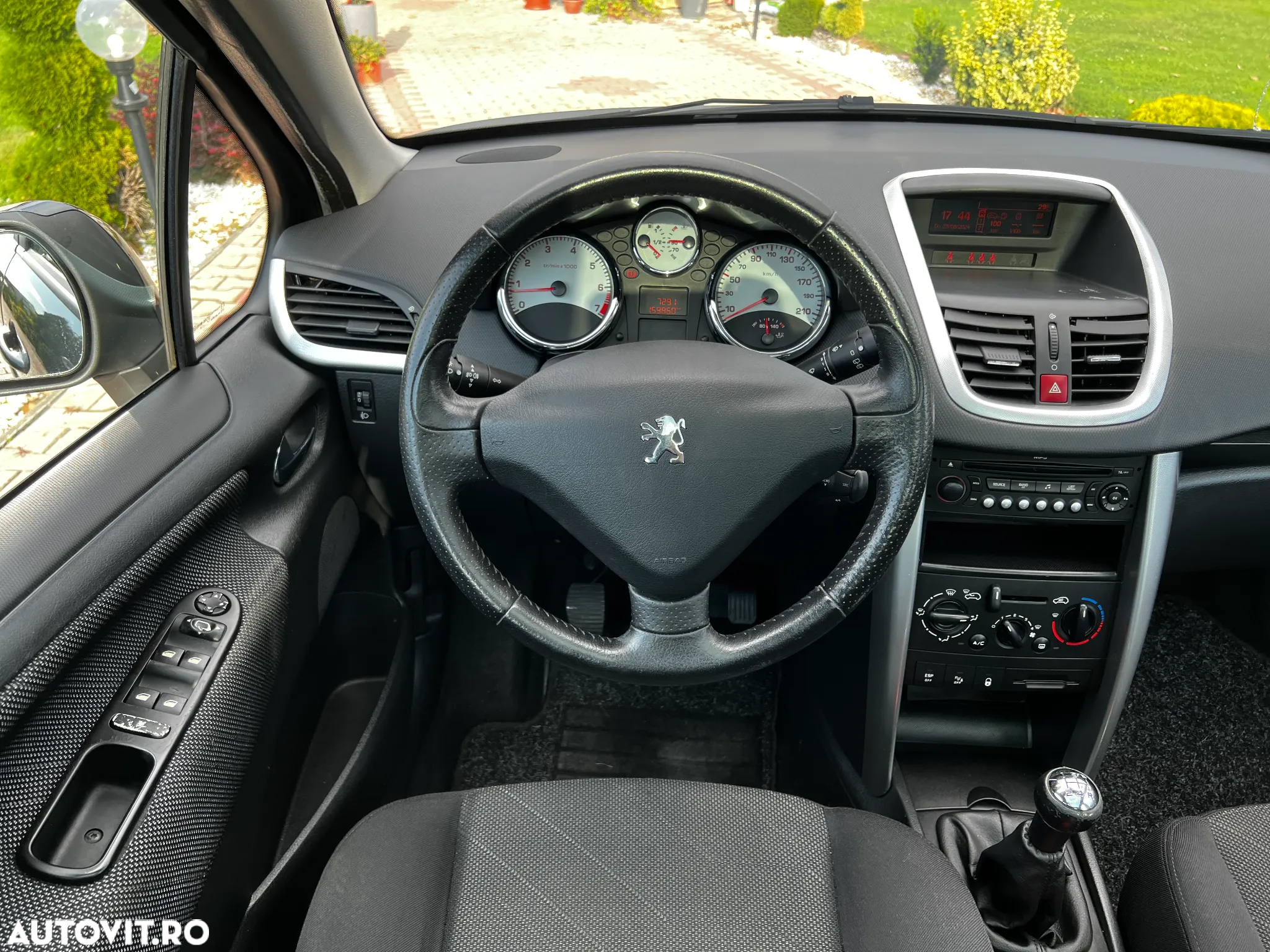 Peugeot 207 1.4 E Premium - 21