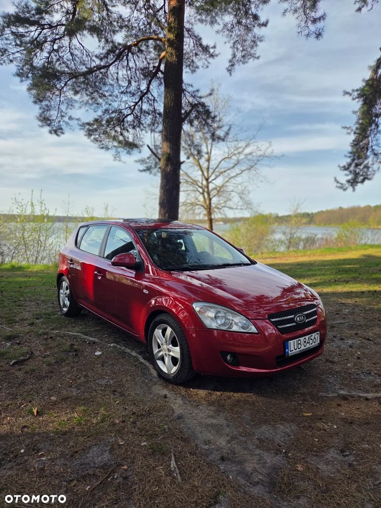 Kia Ceed - 11
