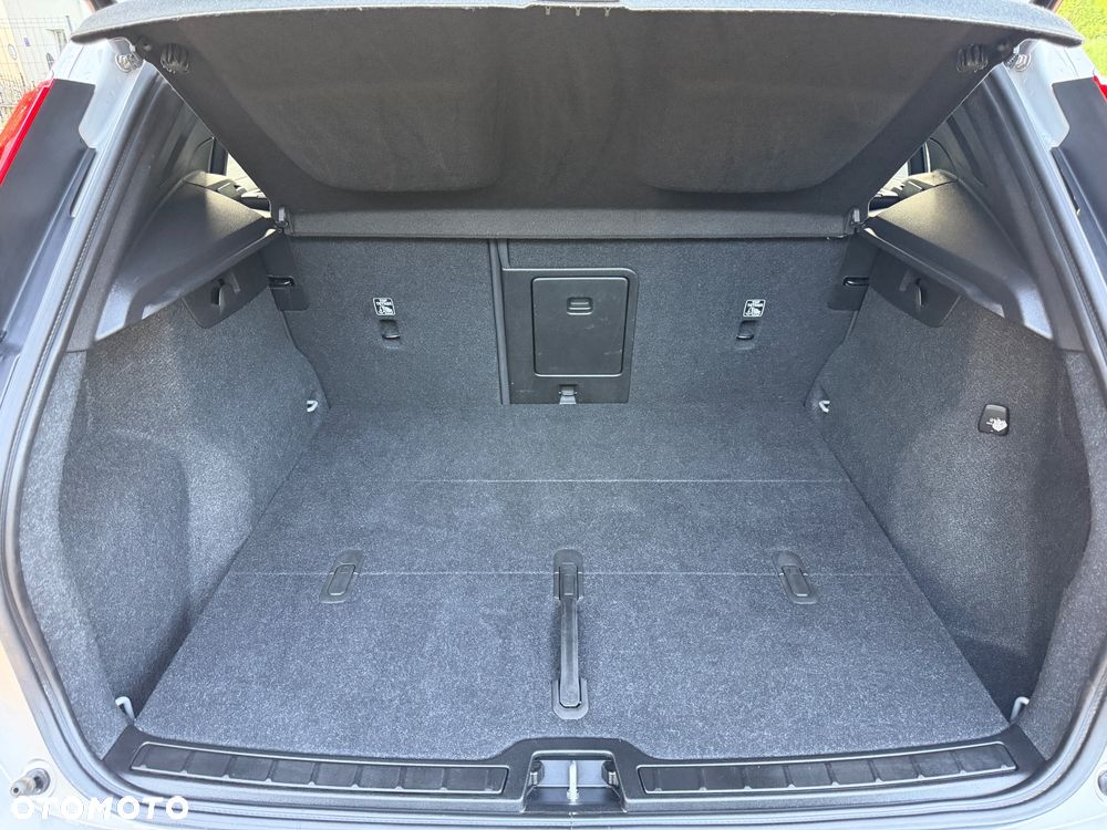 Volvo XC 40 B3 Plus Bright - 4