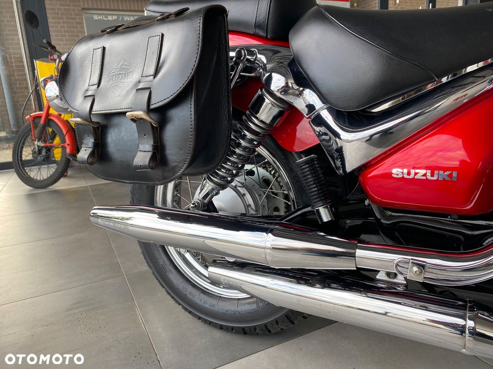 Suzuki Intruder - 8