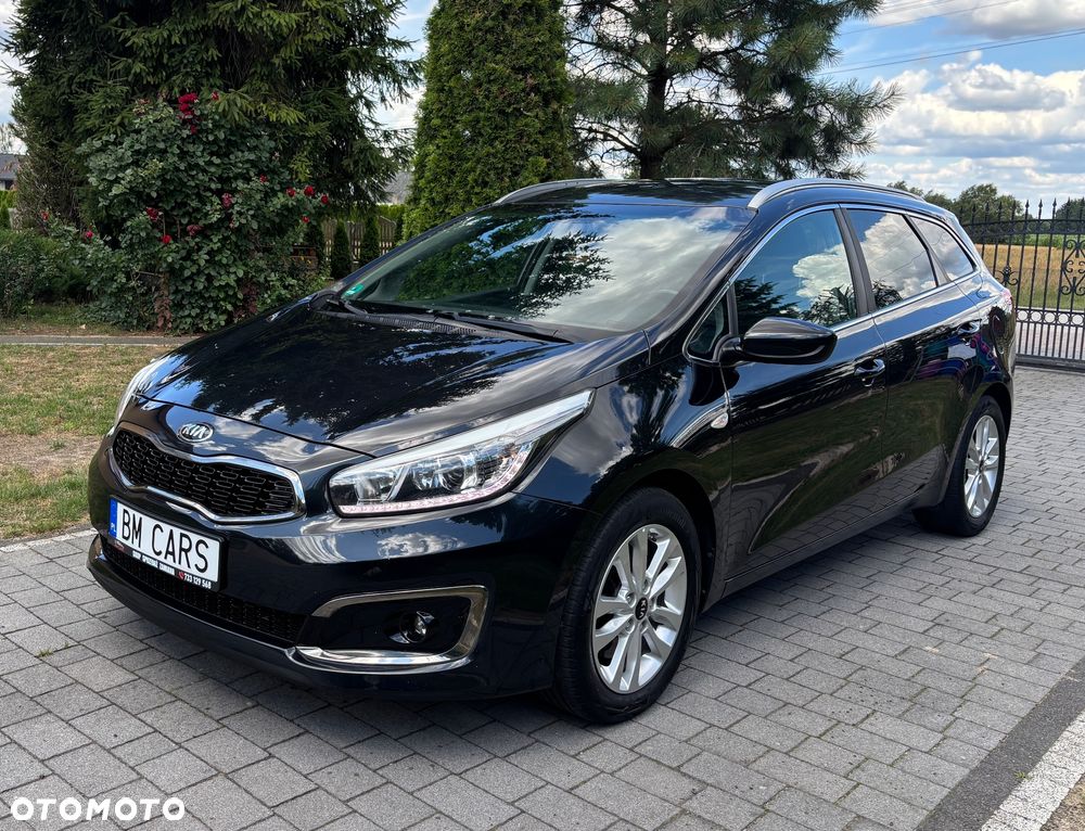 Kia Ceed 1.6 CRDi 136 ISG Dream-Team Edition - 1