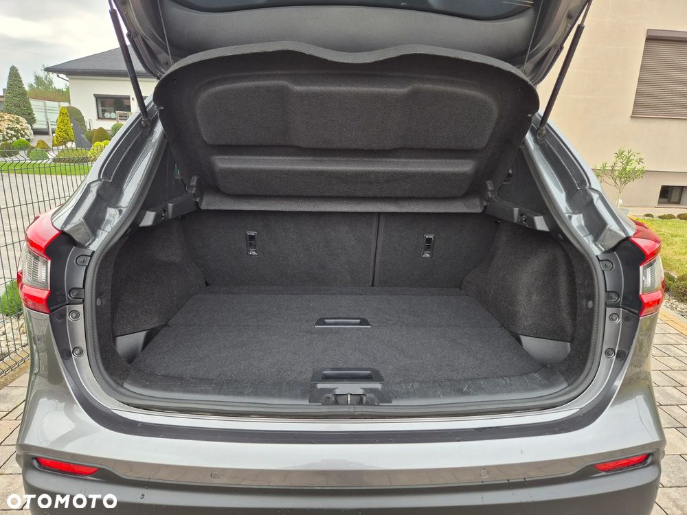 Nissan Qashqai 1.3 DIG-T N-Connecta - 29