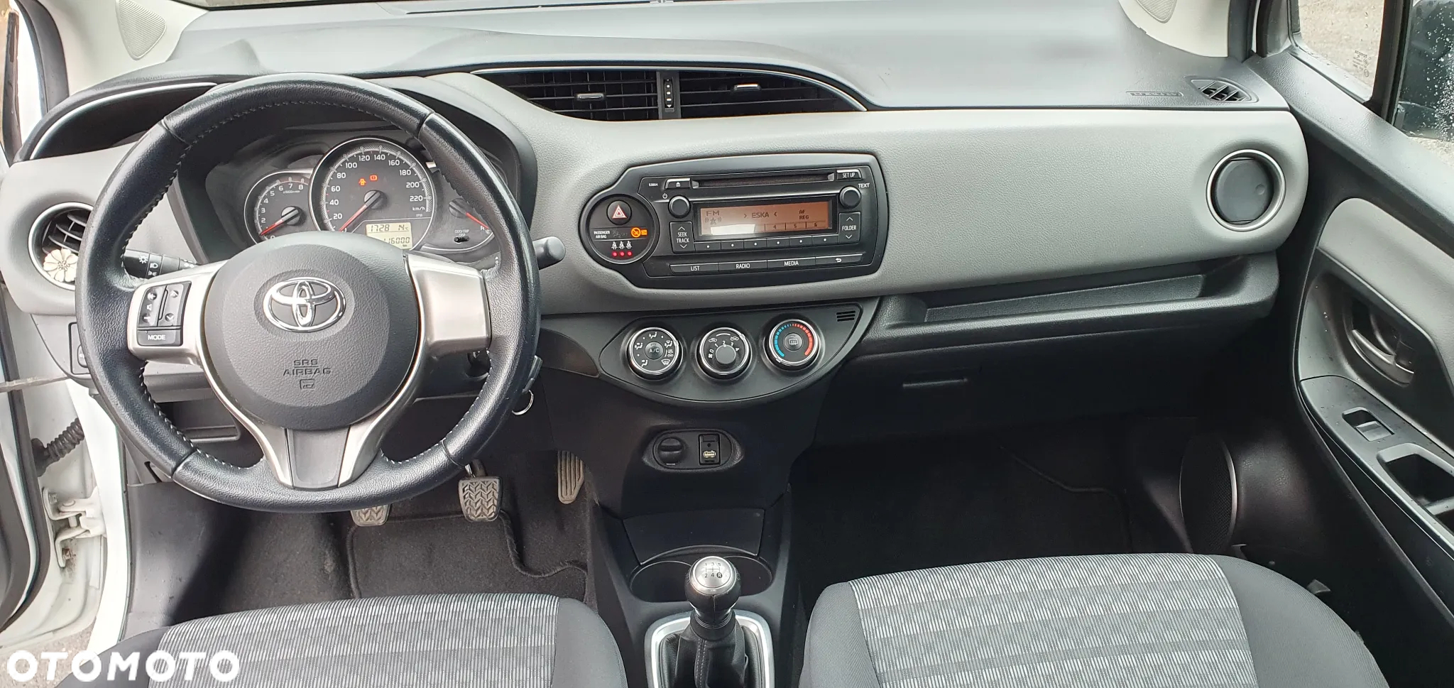 Toyota Yaris 1.0 Premium - 9