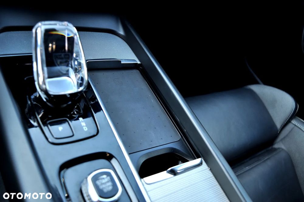 Volvo XC 60 B4 D Ultimate Dark - 27