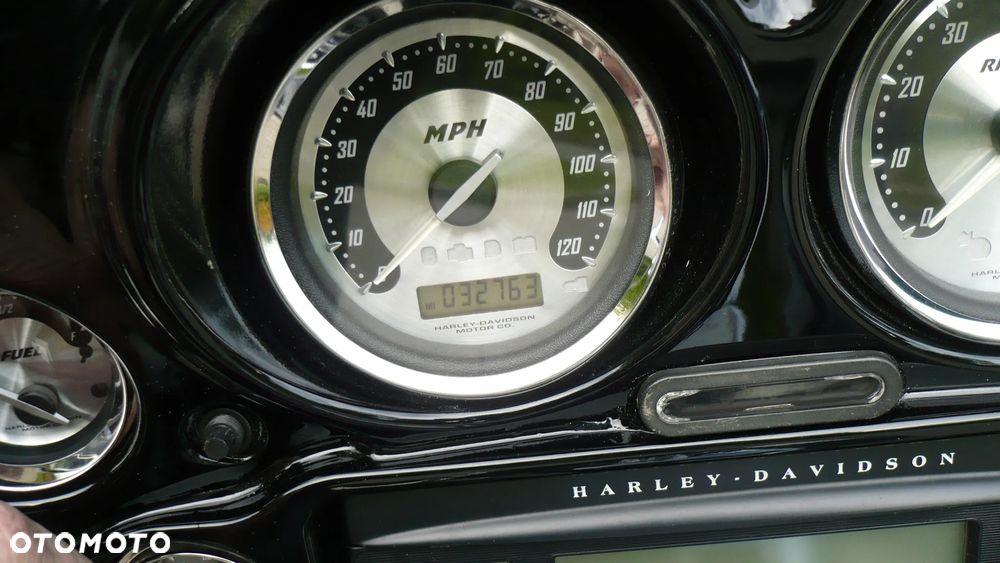 Harley-Davidson Touring Street Glide - 16